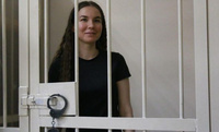 Петербурженку отправили на принудительное лечение за то, что она назвала Путина шизофреником, а войну - преступлением